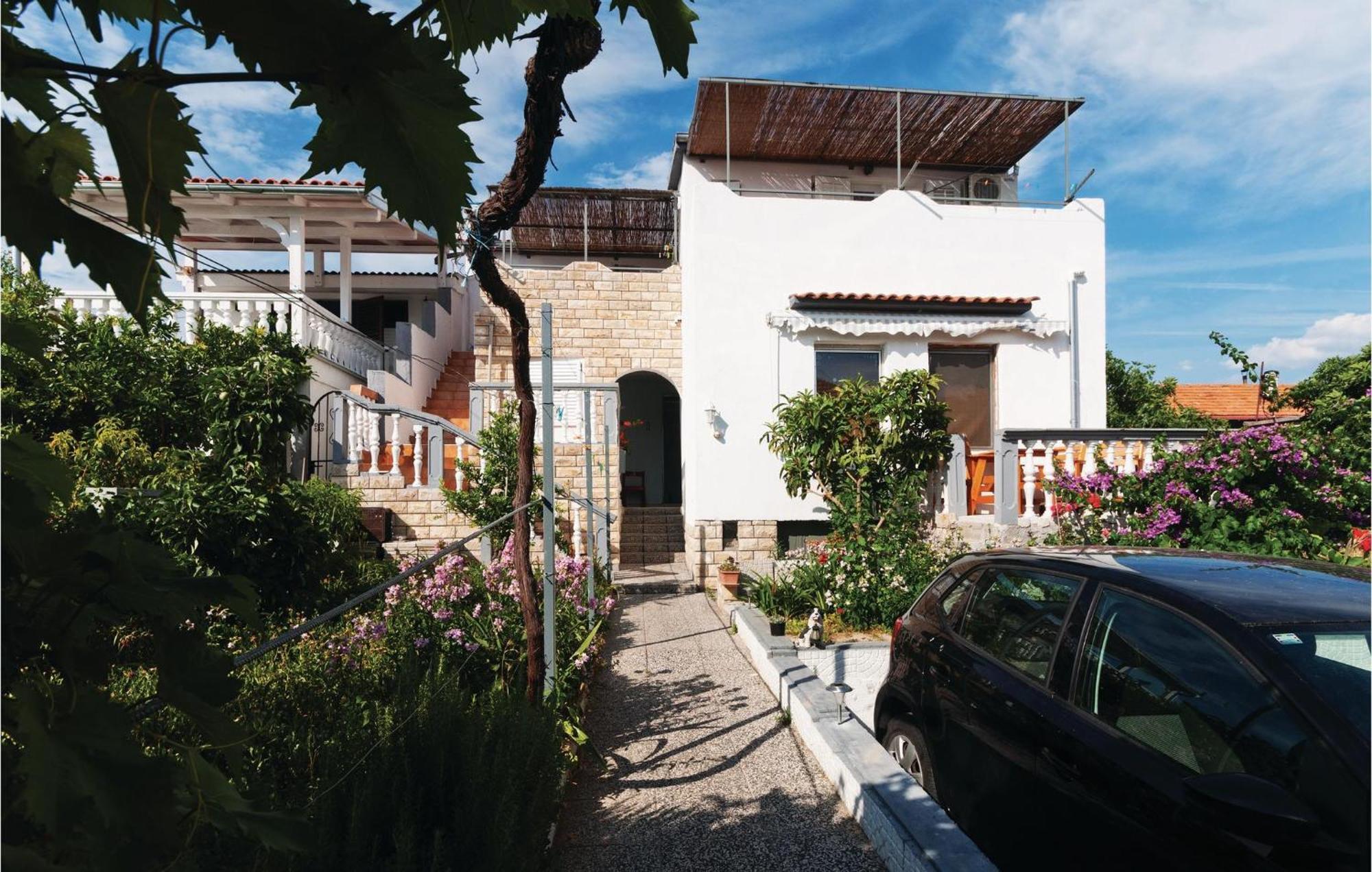 Pet Friendly Apartment In Pakostane With Kitchen Eksteriør billede