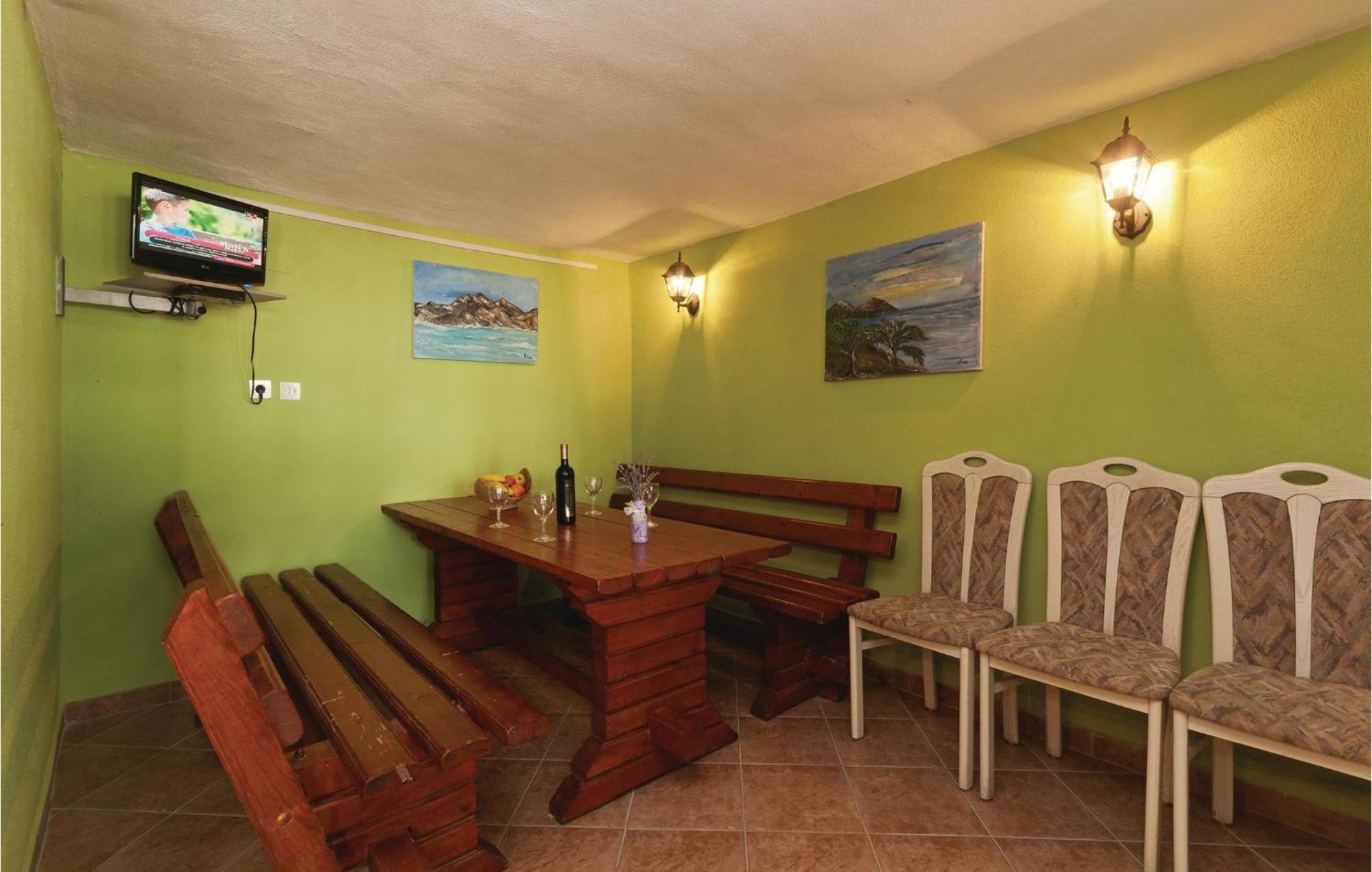 Pet Friendly Apartment In Pakostane With Kitchen Eksteriør billede