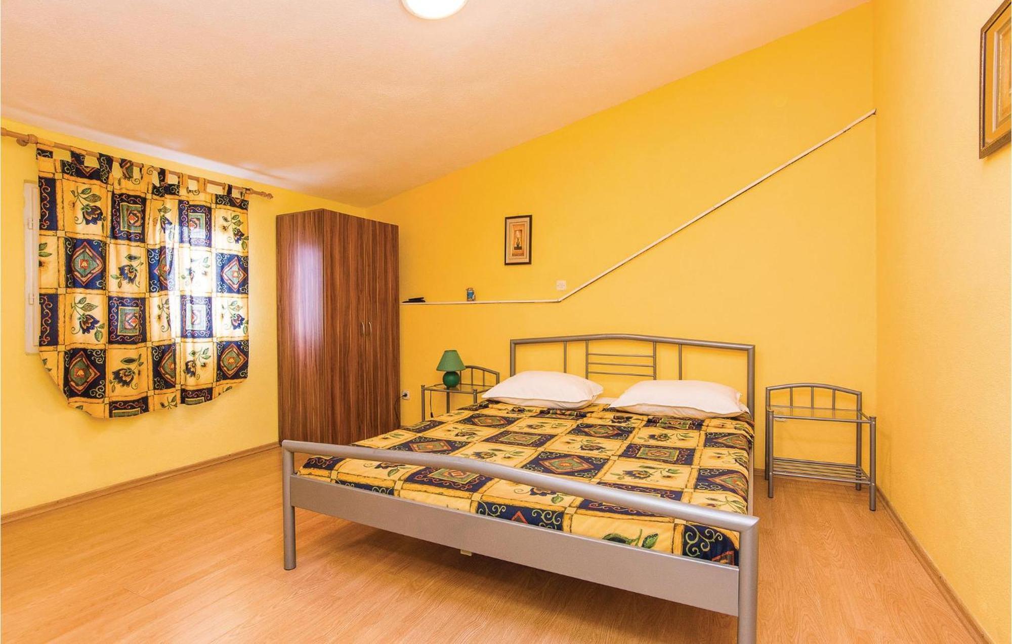 Pet Friendly Apartment In Pakostane With Kitchen Eksteriør billede