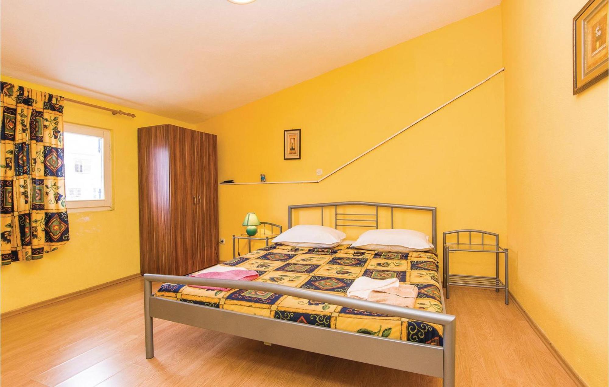Pet Friendly Apartment In Pakostane With Kitchen Eksteriør billede